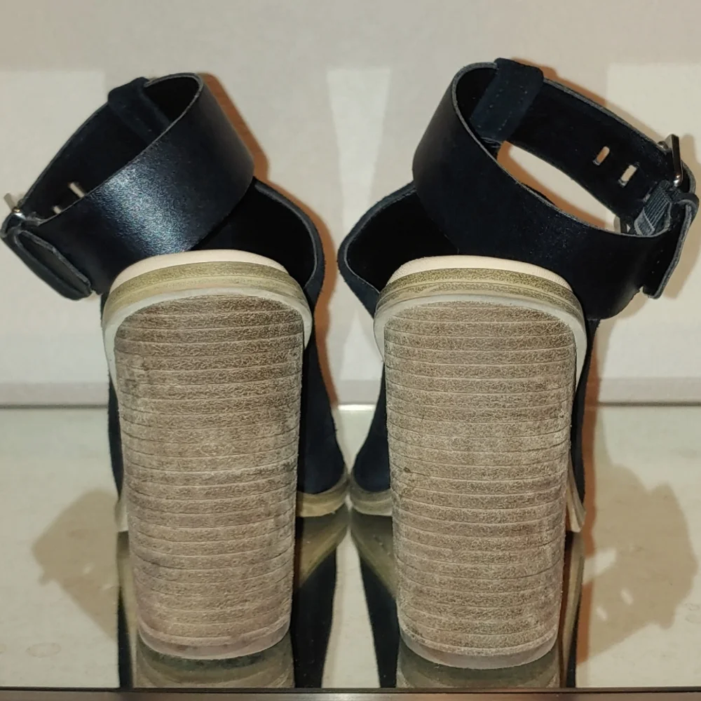 Black Women's Open-Toe Sandals - Picture 5 of 9